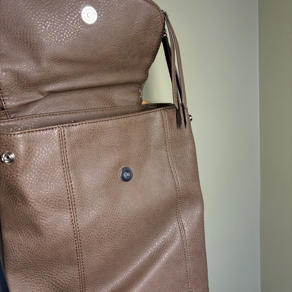 Roots Brown Leather Backpack - Picture 5 of 14